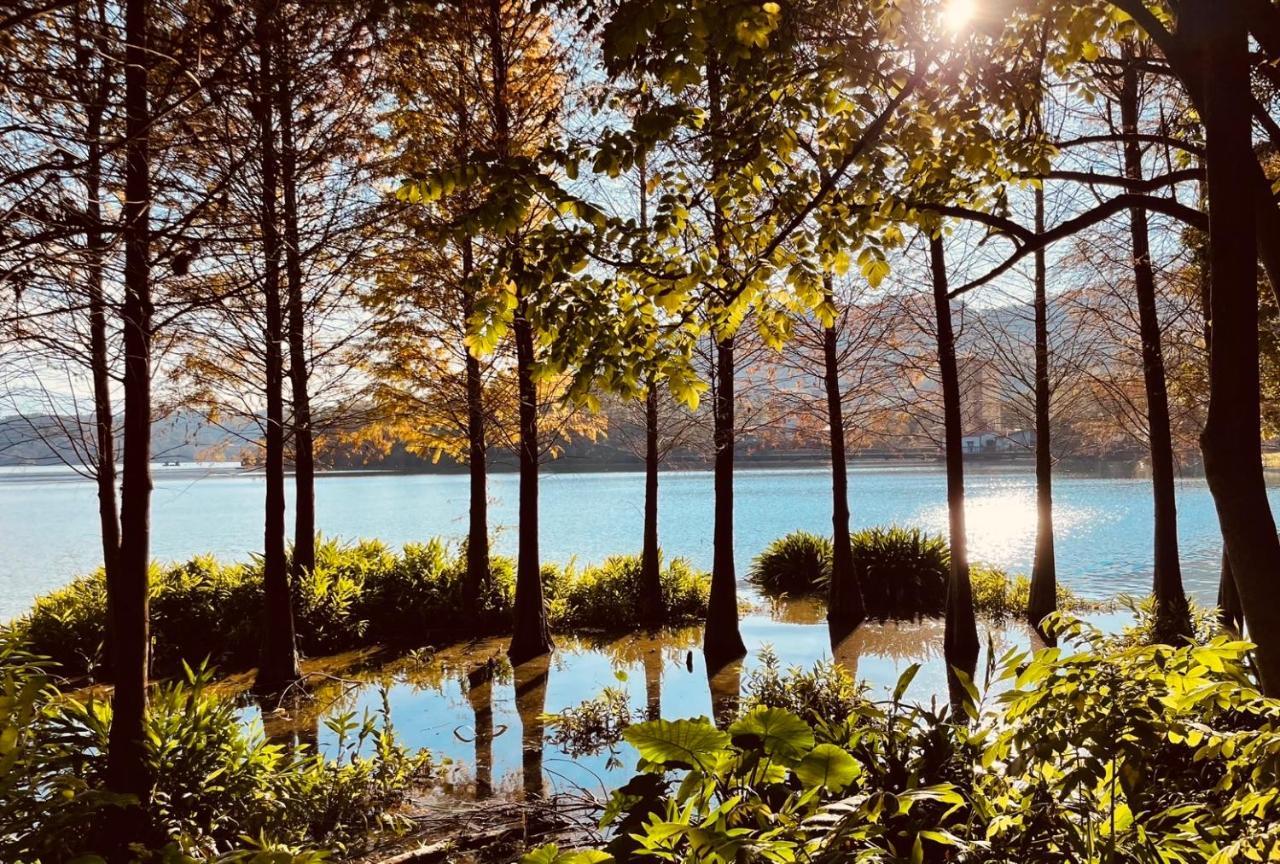 Lake B&B Yuchi Bagian luar foto